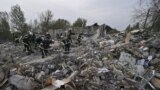 Обломки кафе в селе Гроза Харьковской области, разрушенного российским ракетным ударом